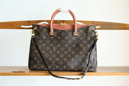 The Franco Shops - Louis Vuittons  - 7996