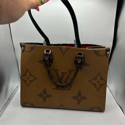 HandBag Luxury Designer By Louis Vuitton, Size: Medium