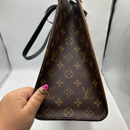 HandBag Luxury Designer By Louis Vuitton, Size: Medium