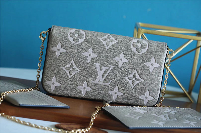 The Franco Shops - Louis Vuittons  - 7668