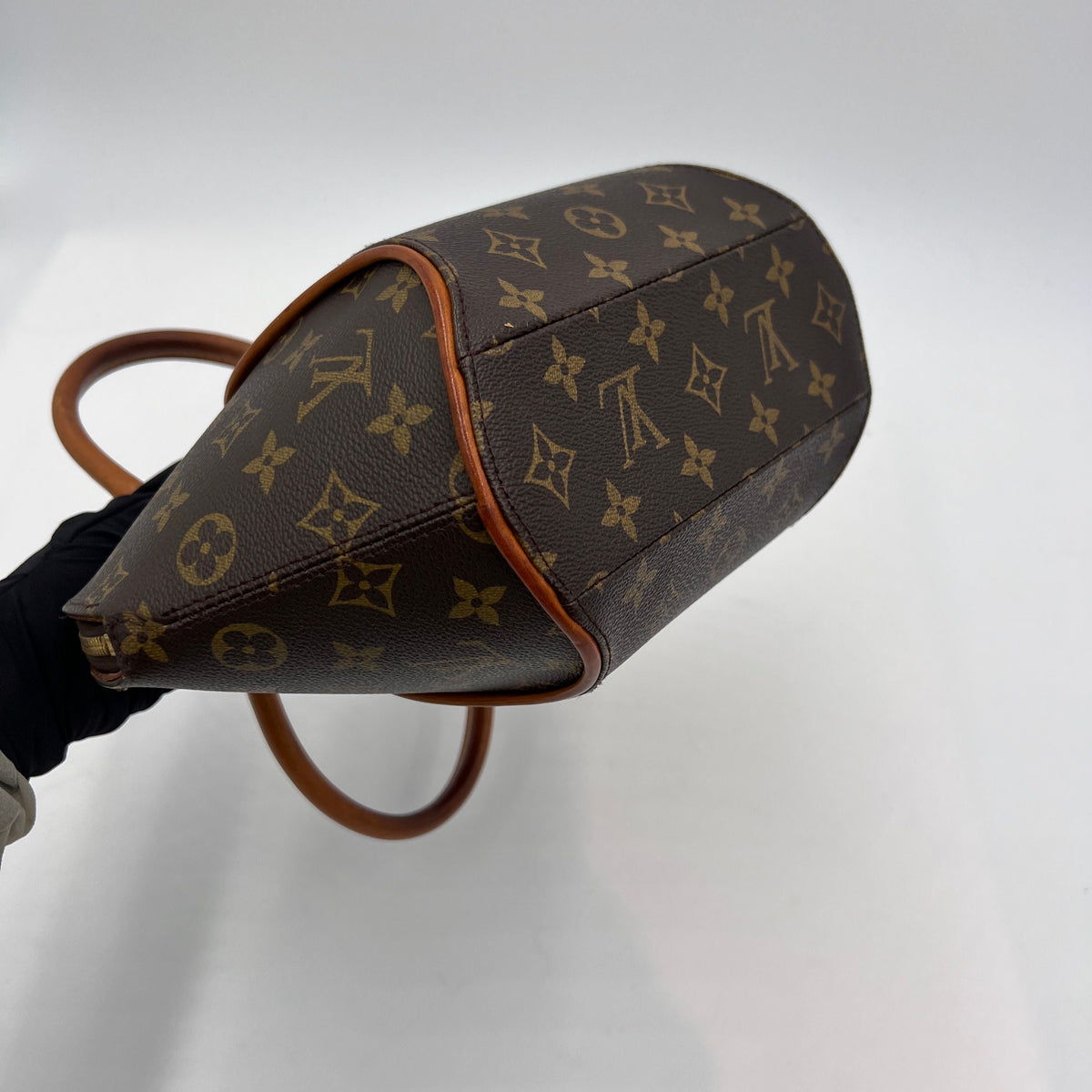 Louis Vuitton Monogram Coated Canvas and Leather Ellipse Bag Louis Vuitton AG494O
