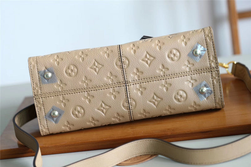 The Franco Shops - Louis Vuittons  - 7950