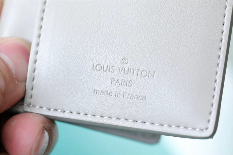 Franco Shops - Louis Vuittons  - 10745
