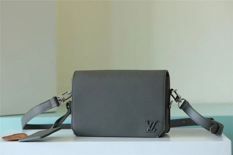 Franco Shops - Louis Vuittons  - 9967