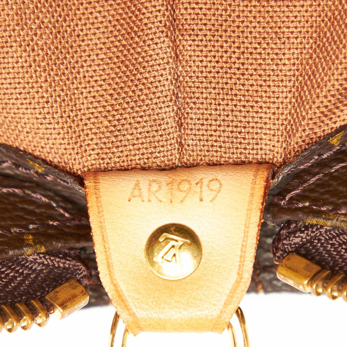 Louis-Vuitton Monogram Cabas Mezzo Brown