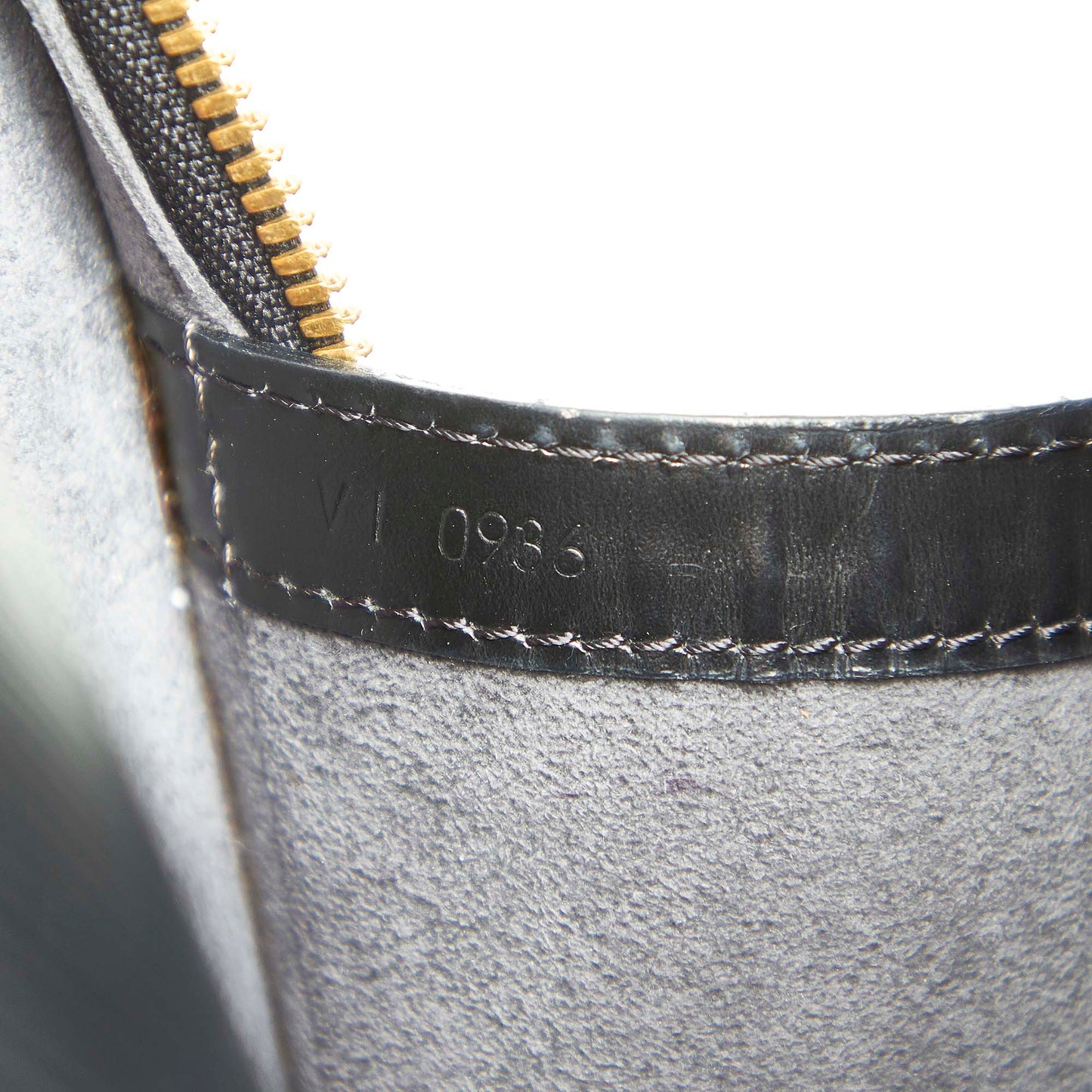 Louis-Vuitton Epi Lussac Black