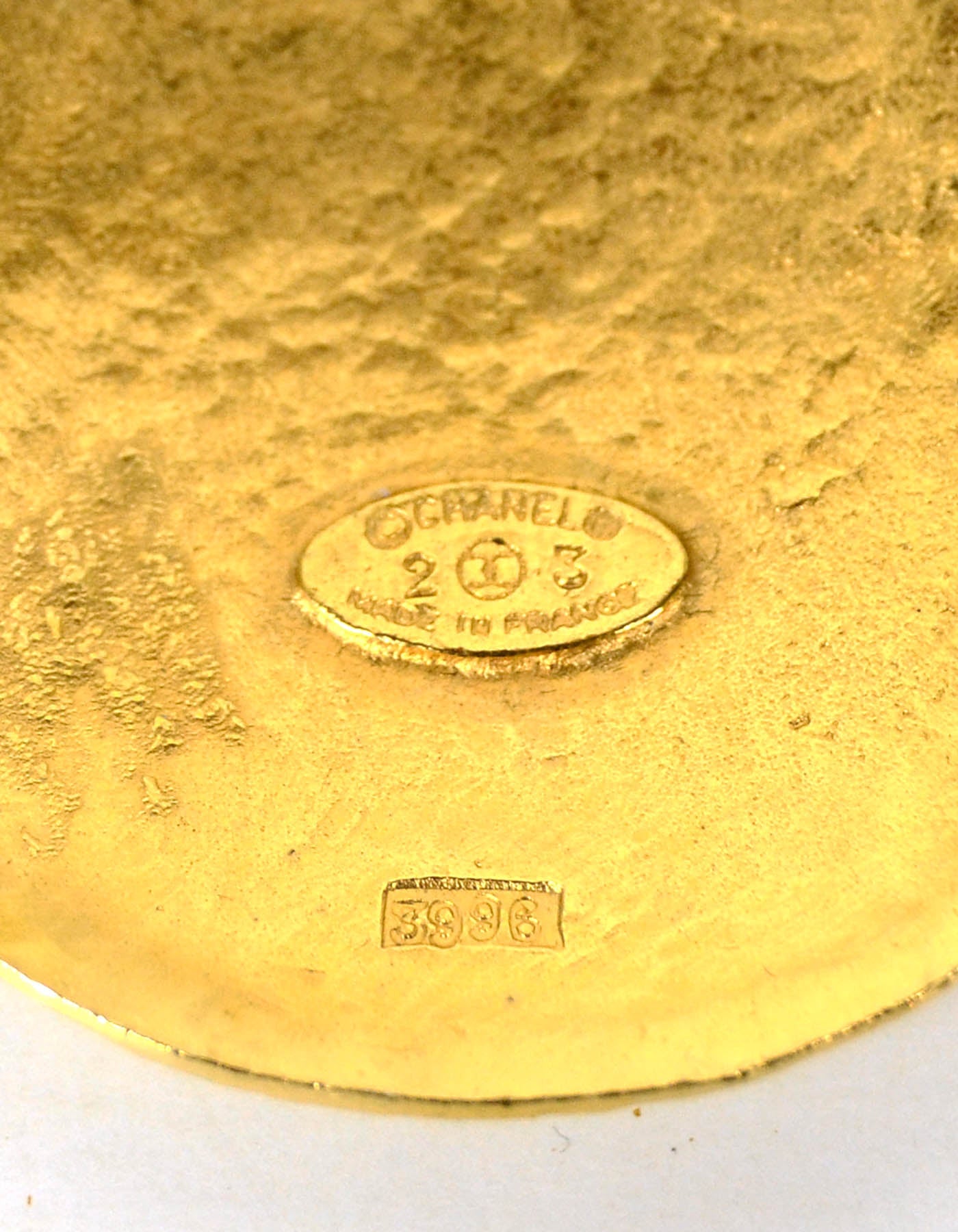Chanel '80s Vintage Goldtone Hammered Necklace w. CC Pendant