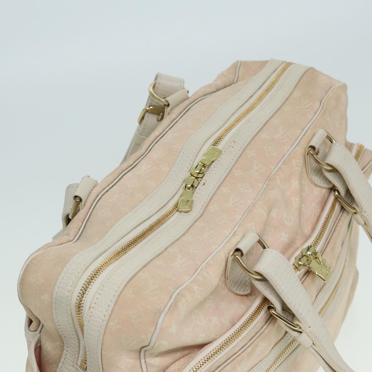 LOUIS VUITTON Travel