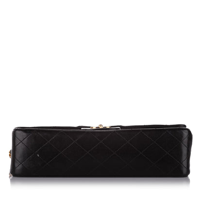 Medium Classic Flap Lambskin black GHW