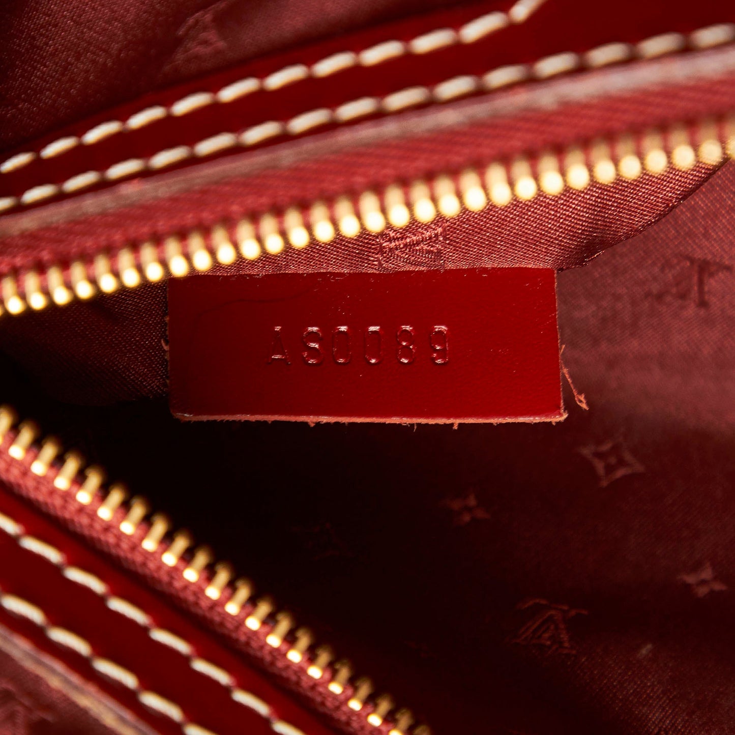 Louis-Vuitton Suhali Lockit MM Red