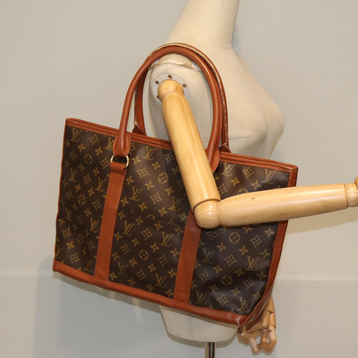 LOUIS VUITTON Weekend Tote