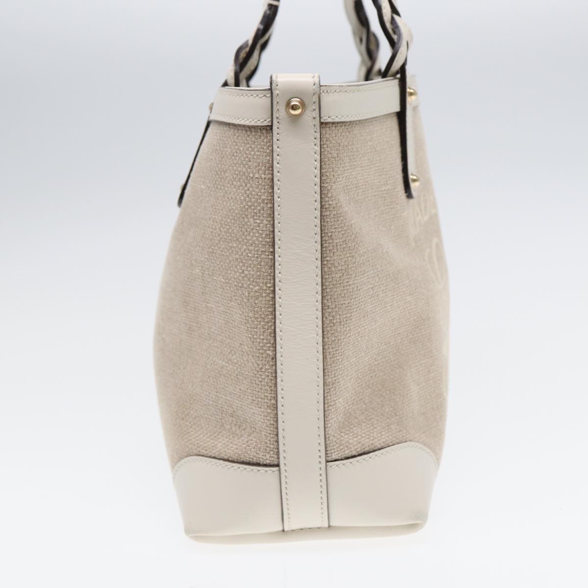 Gucci -- Beige Canvas Handbag