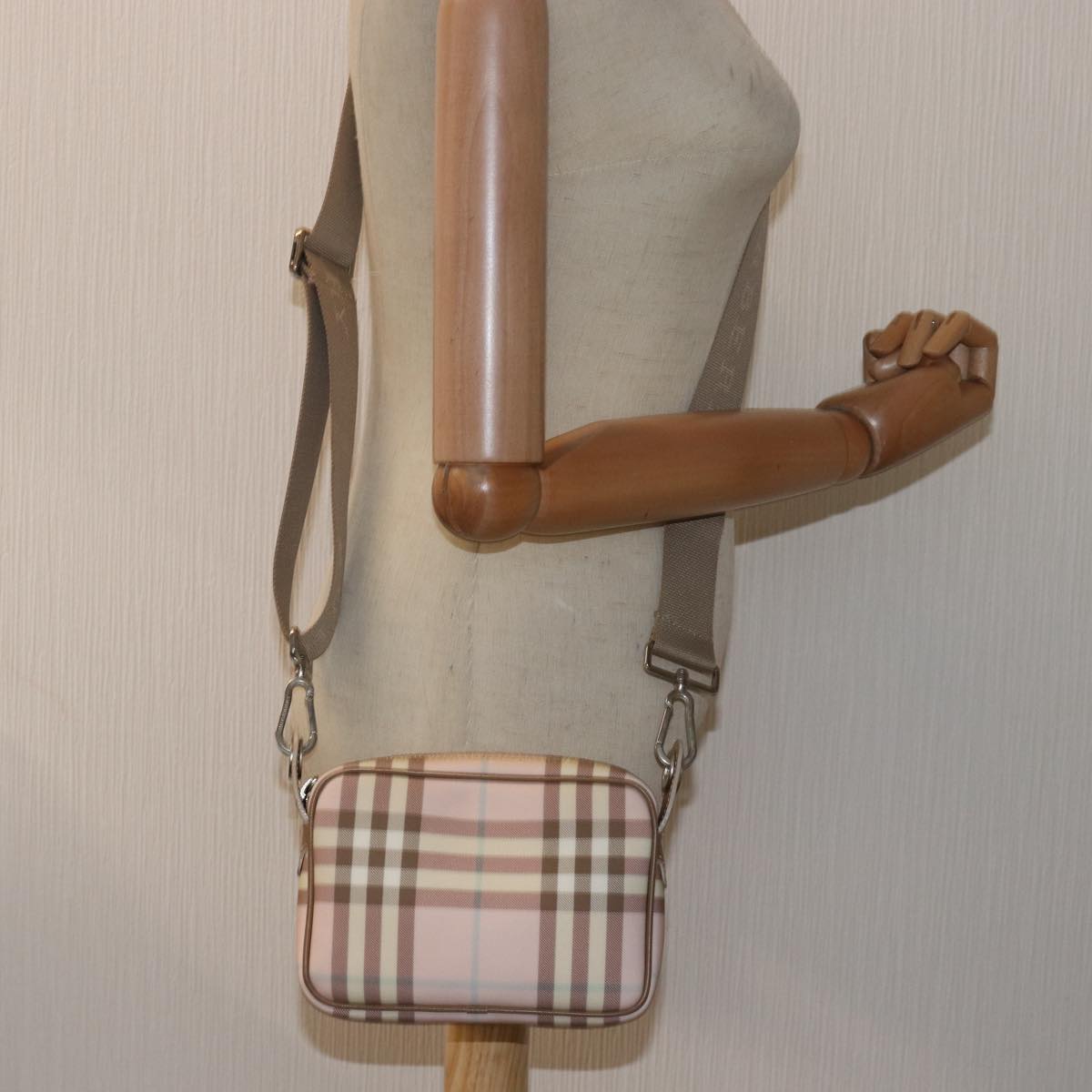BURBERRY Nova Check Shoulder Bag