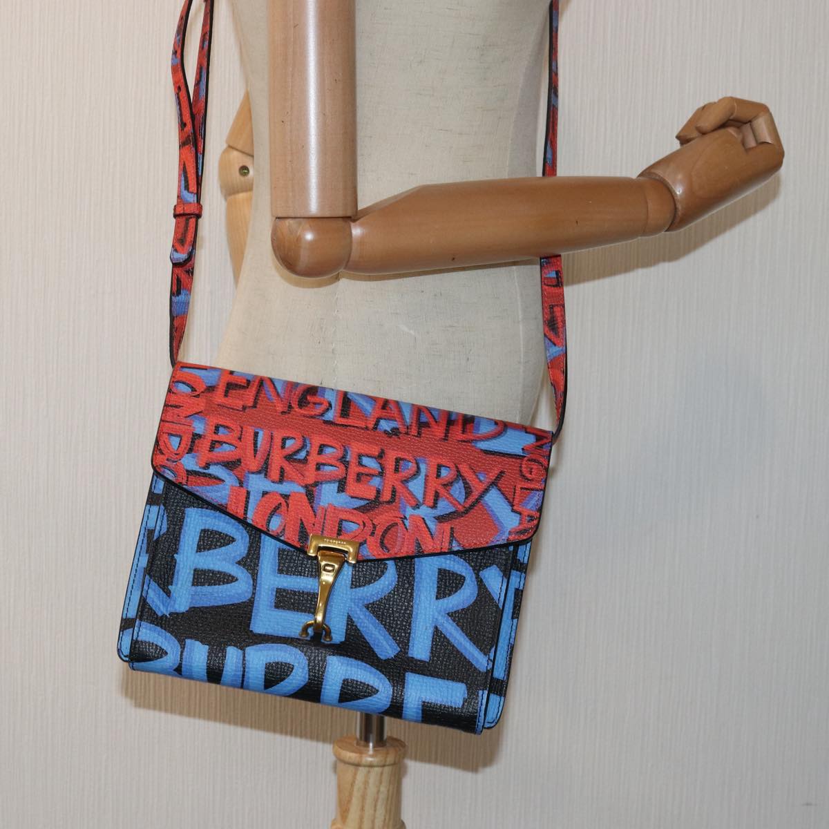 BURBERRY Macken Shoulder Bag