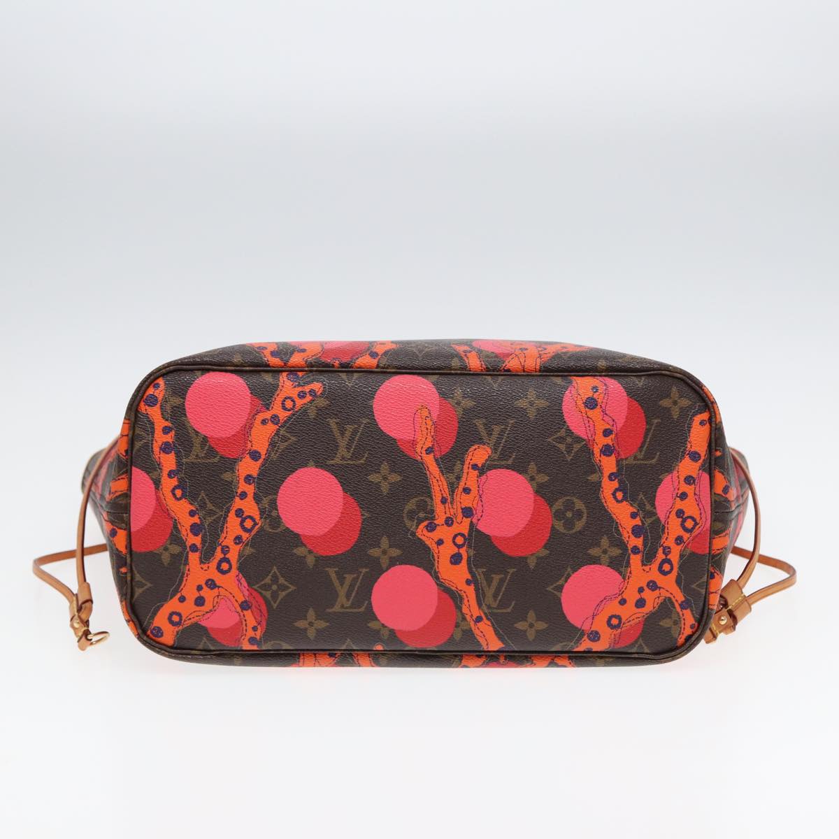 LOUIS VUITTON Neverfull MM Tote