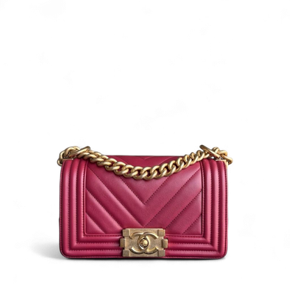 Chanel Boy Small - Chevron Calfskin Red Gold Hardware Series 28