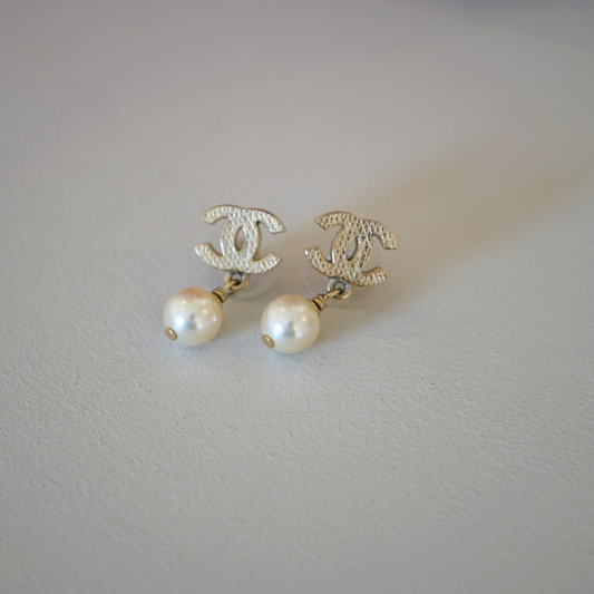 CHANEL EARRINGS | PEARLS