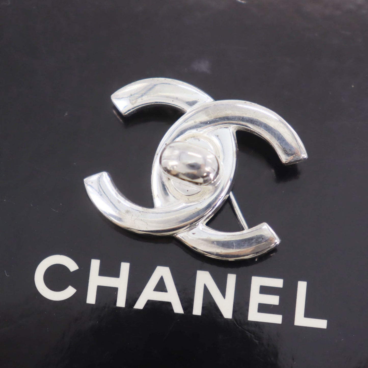 CHANEL CC Logos Turn Lock  Pin Brooch Silver Plated 96A Vintage #CE126 S
