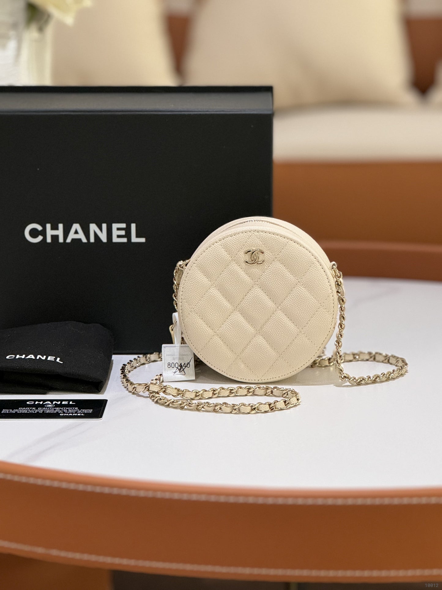 CHANEL ROUND CAKE BAG WHITE CALFSKIN WITH GOLD CHAIN
