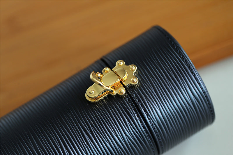 Franco Shops - Louis Vuittons  - 9384