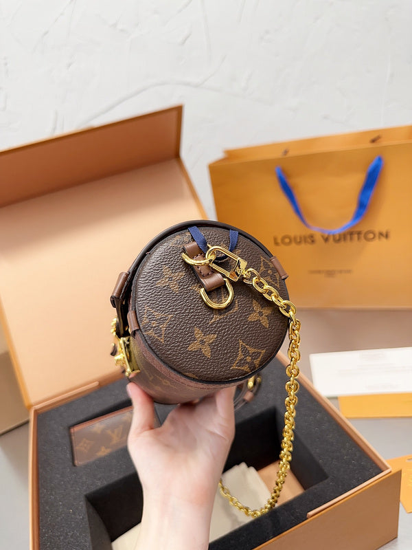 Franco Shops - Louis Vuittons  - 14884