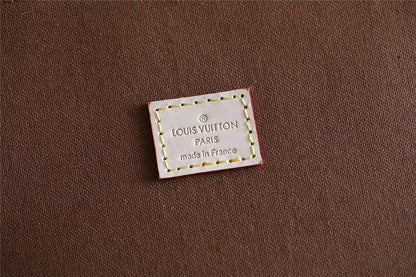 Franco Shops - Louis Vuittons  - 9205