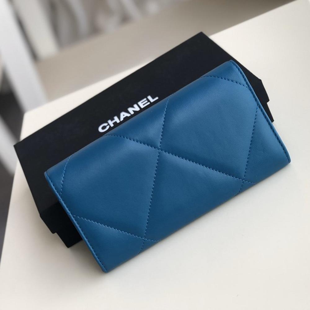 Chanel 19 Quilted Flap Wallet