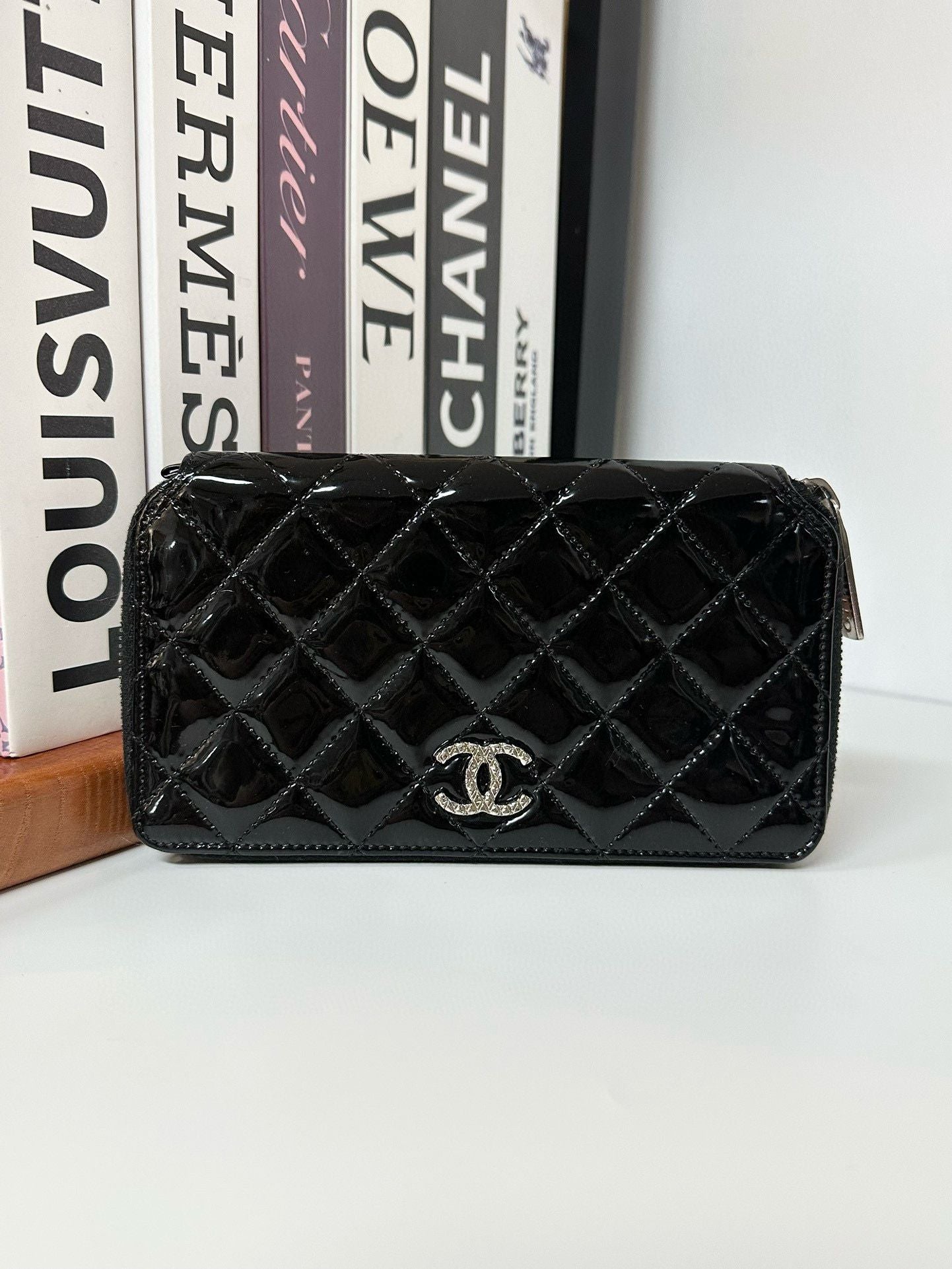 Chanel Patent Leather Round Zipper Long black Wallet #E