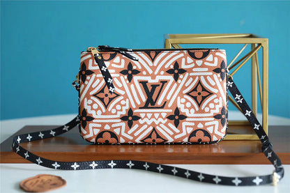 The Franco Shops - Louis Vuittons  - 7723