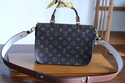 The Franco Shops - Louis Vuittons  - 7853