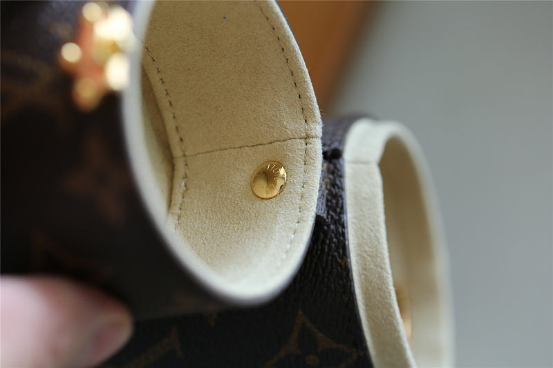Franco Shops - Louis Vuittons  - 9387