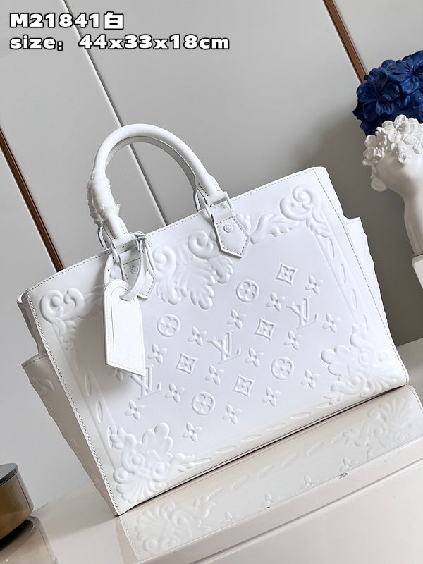Franco Shops - Louis Vuittons  - 15439