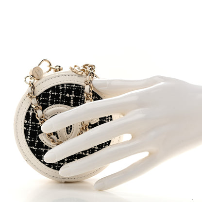 Tweed Quilted Round Filigree Pouch With Chain White Black