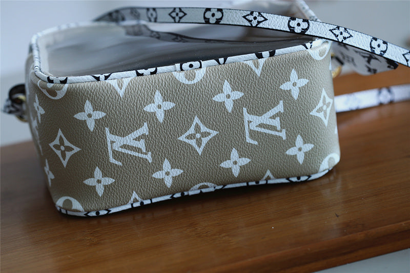 Franco Shops - Louis Vuittons  - 9394