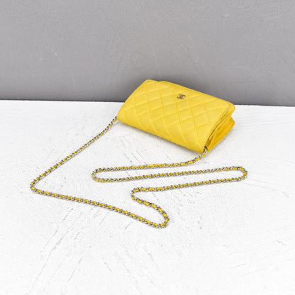 Chanel null Leather Crossbody Bag  h14371 in Fair condition