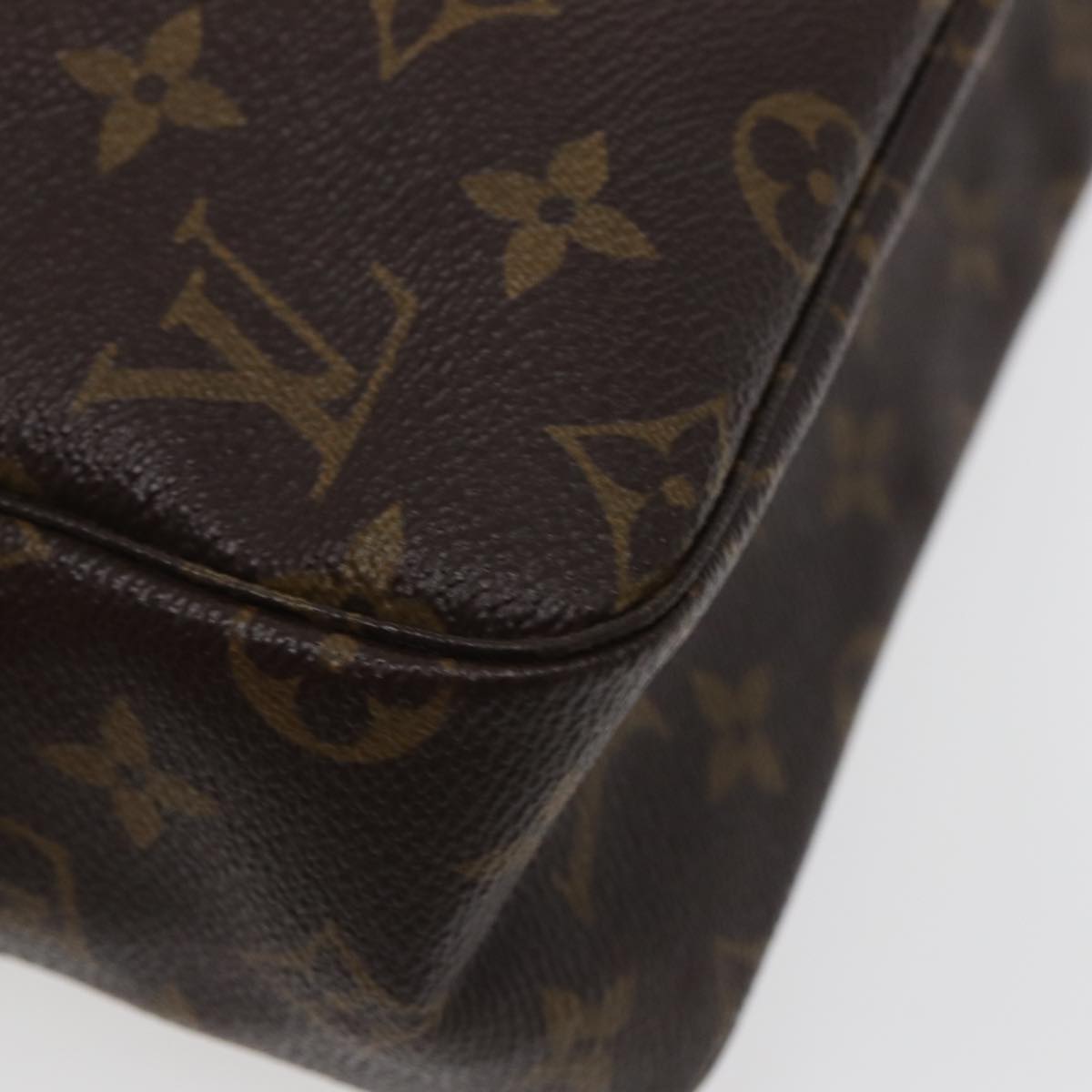 LOUIS VUITTON Trousse de Toilette Clutch Bag