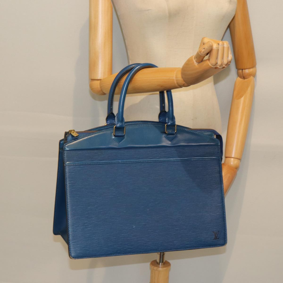 LOUIS VUITTON Riviera Handbag