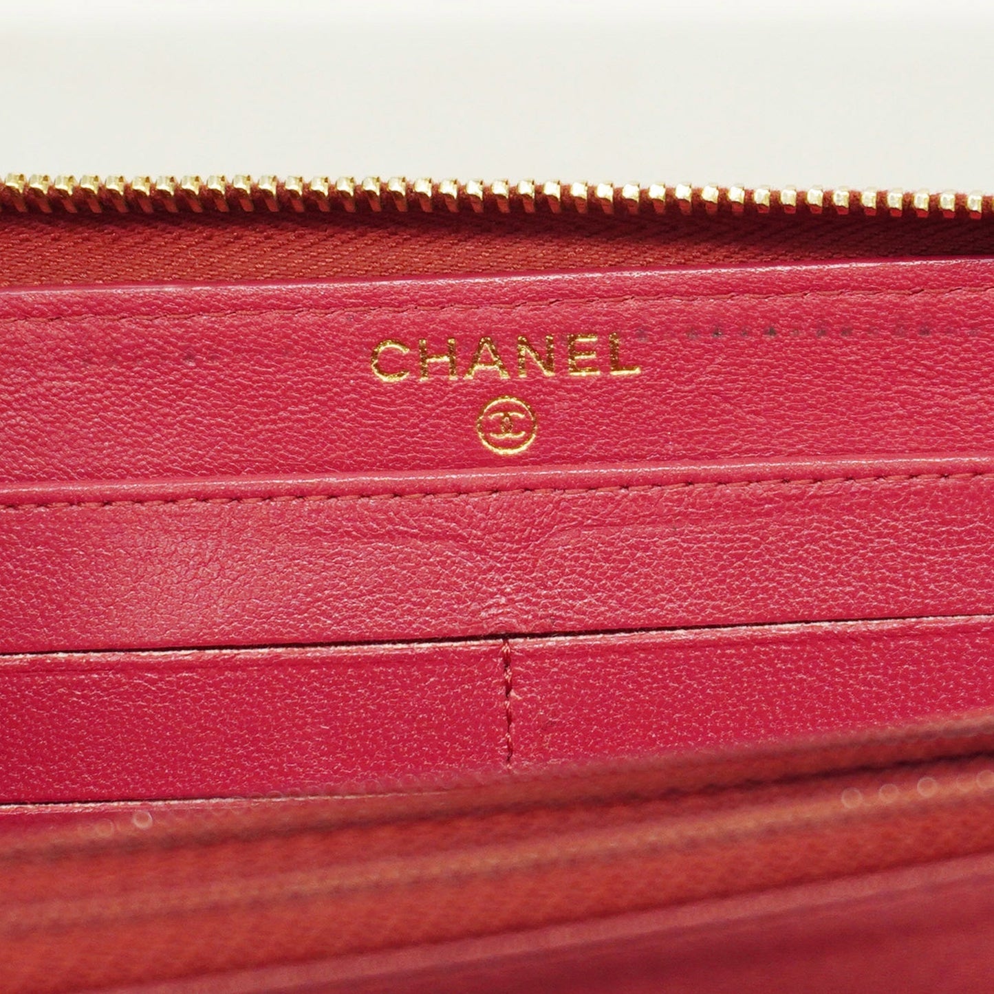 ChanelAuth  V-stitch Gold Hardware Women's Lambskin Long Wallet [bi-fold] Pink