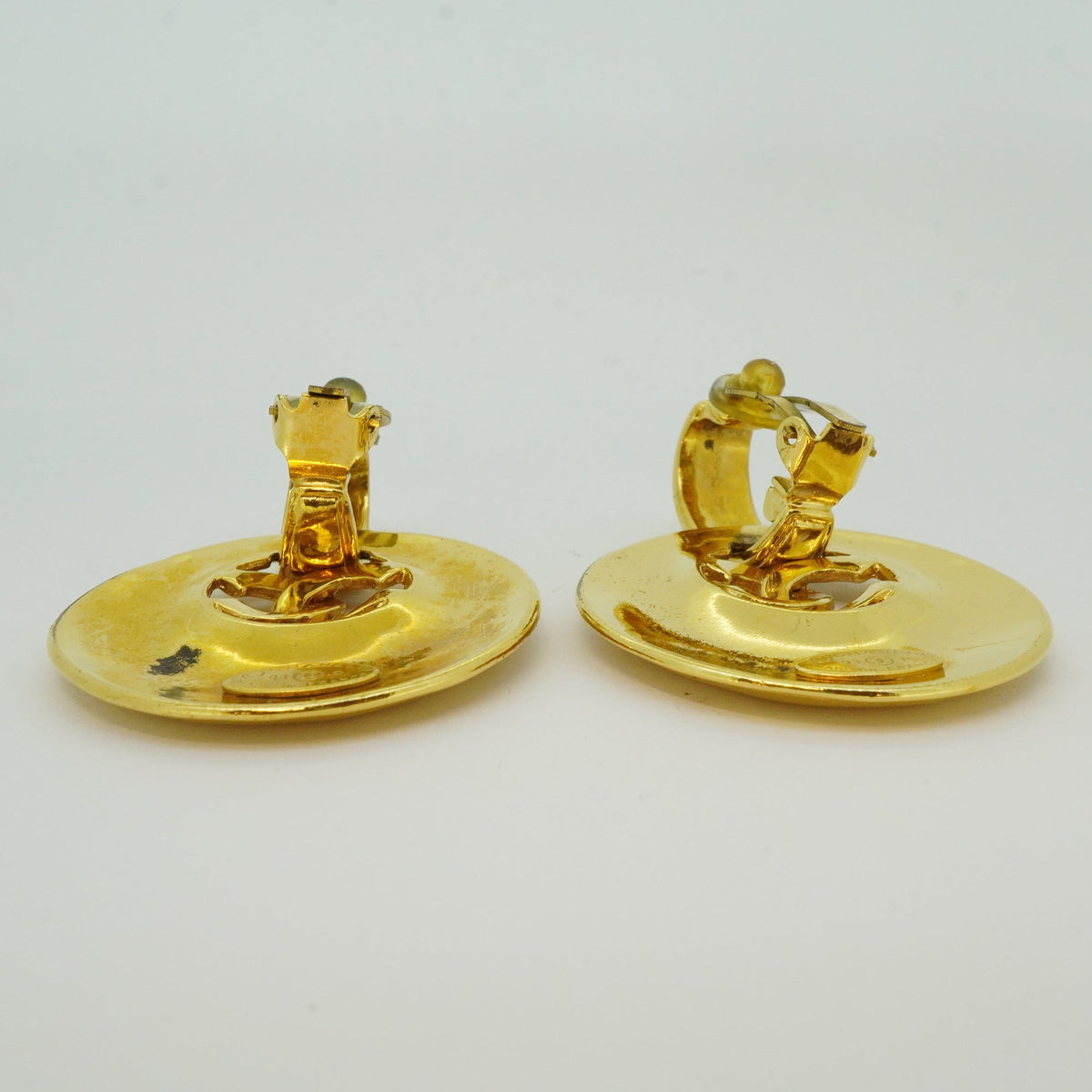 Chanel Earrings Vintage Coco Mark Shell Motif Black 96C Gold Plating Clip E