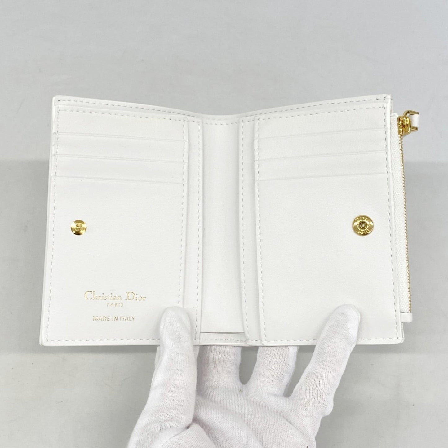 Christian Dior White Leather Wallet (Bi-Fold) ()