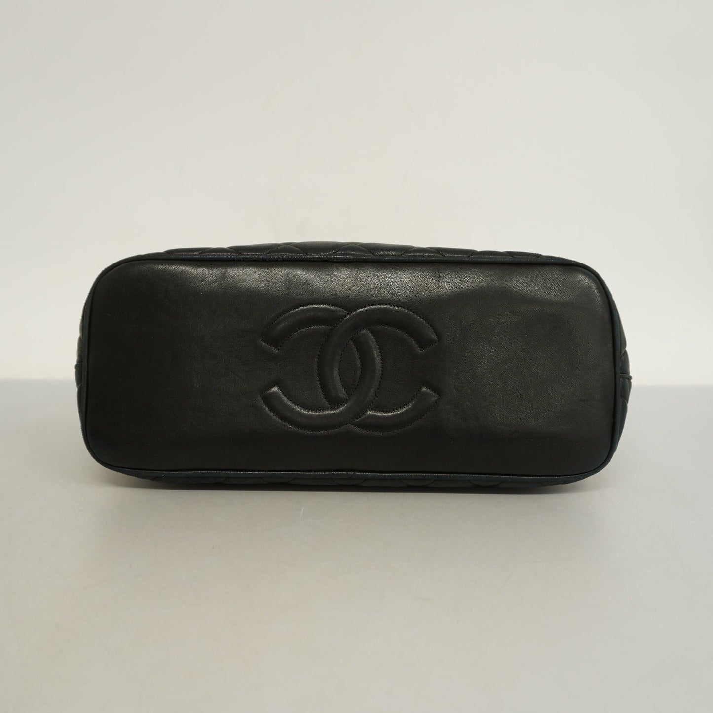ChanelAuth  Matelasse Chain Shoulder Lambskin Women's Leather Shoulder Bag Black