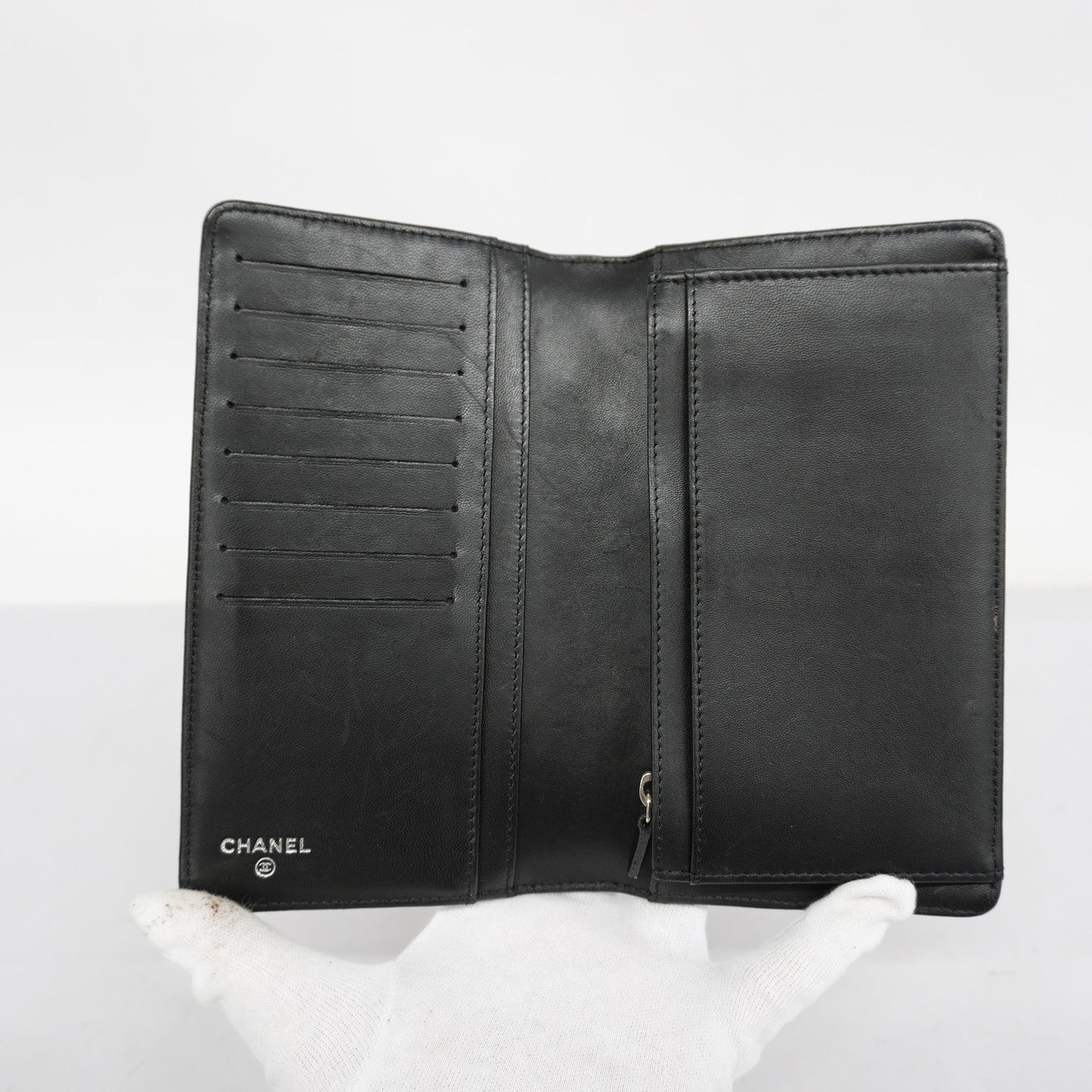 ChanelAuth  Icon Silver Metal Fittings Women's Patent Leather Long Wallet