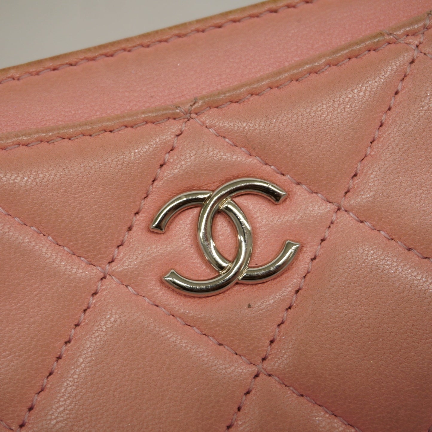 CHANEL   Matelasse Gold Hardware Leather Card Case Pink