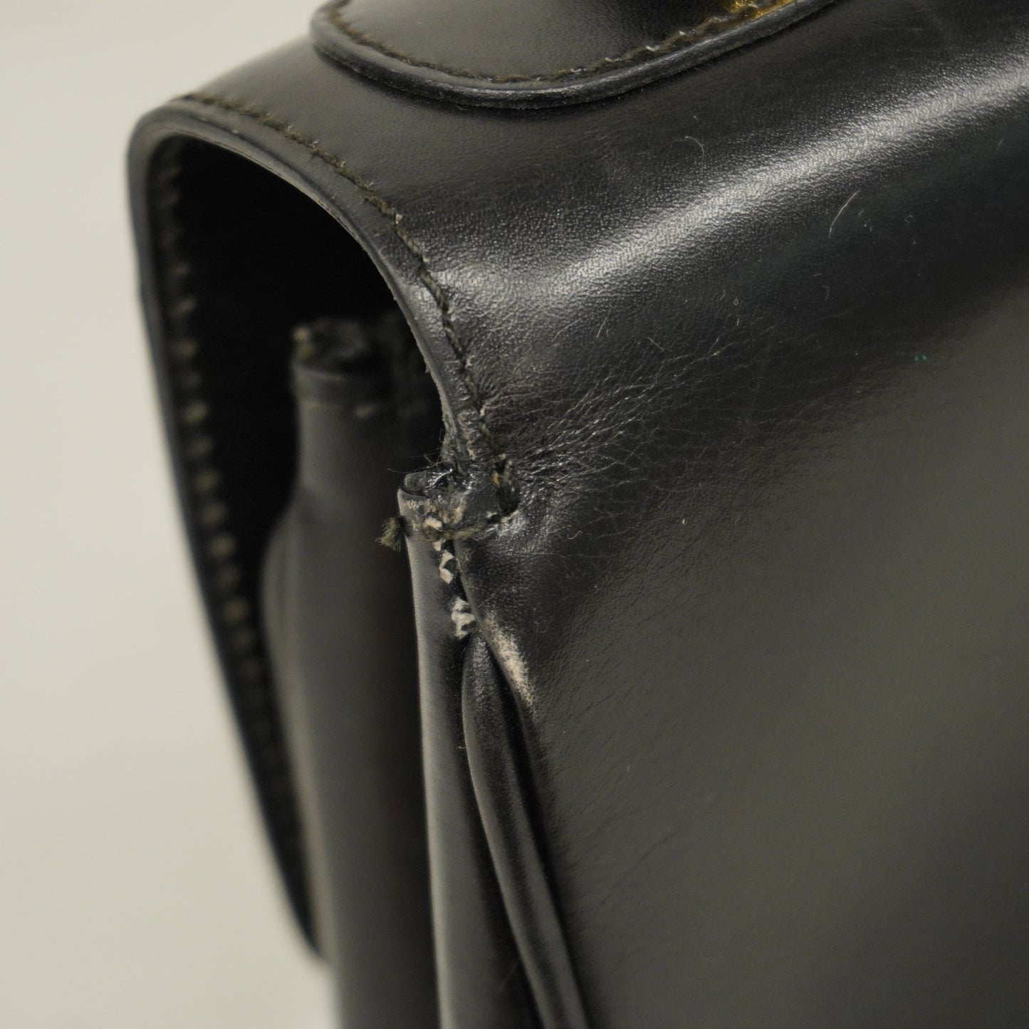 Celine  Carriage Metal Fittings Women's Leather Handbag Black