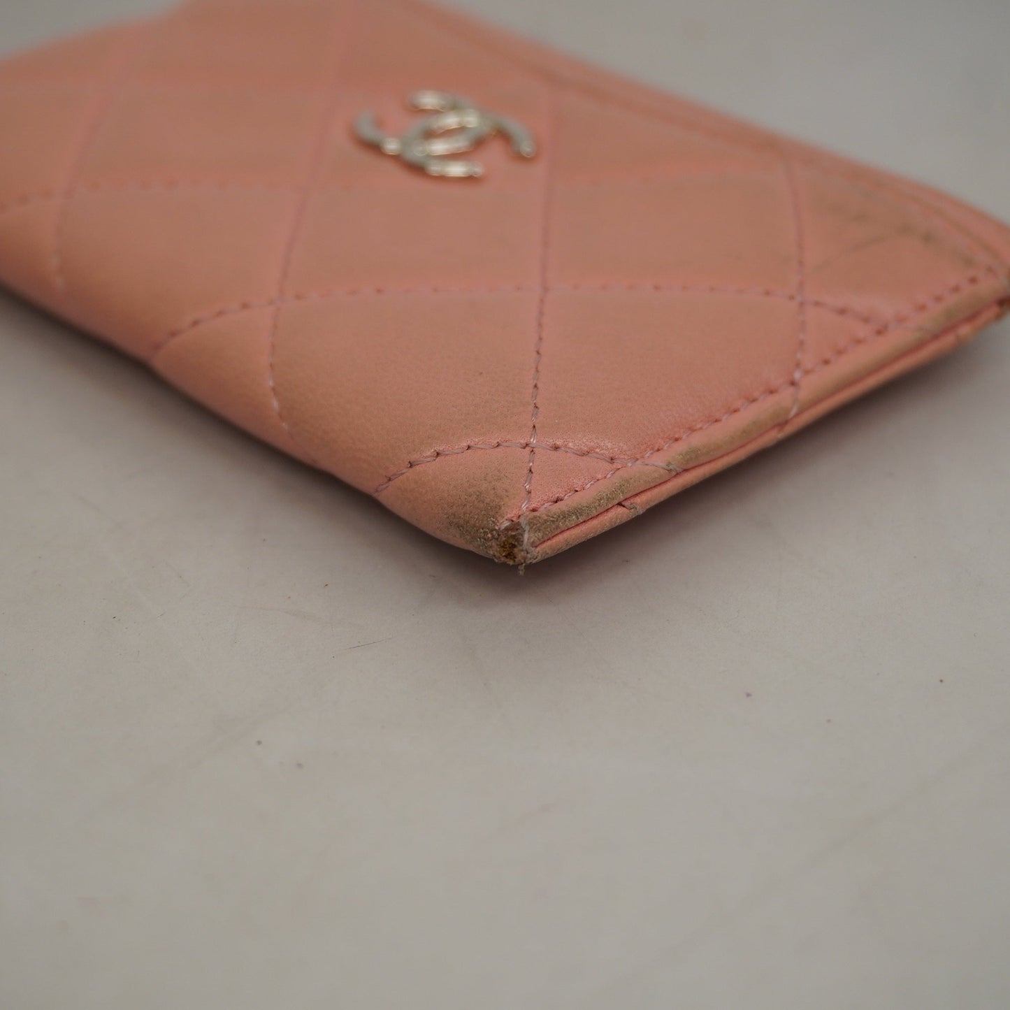 CHANEL   Matelasse Gold Hardware Leather Card Case Pink