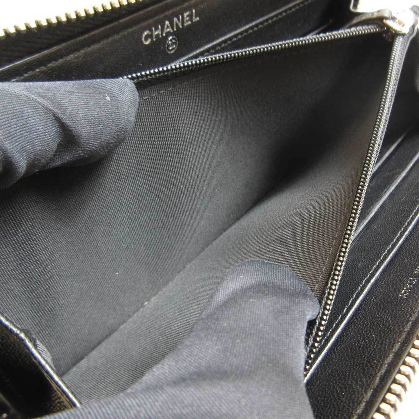 CHANEL wallet long round black lambskin