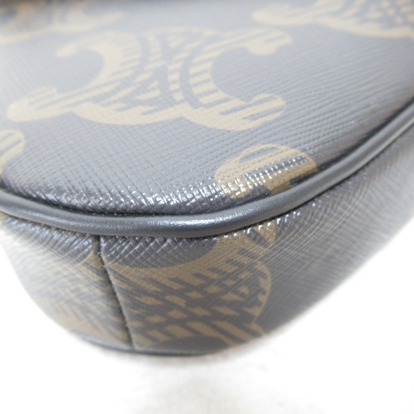 Celine Triangle Shoulder Bag Black Calfskin [cowhide] 1959038SI