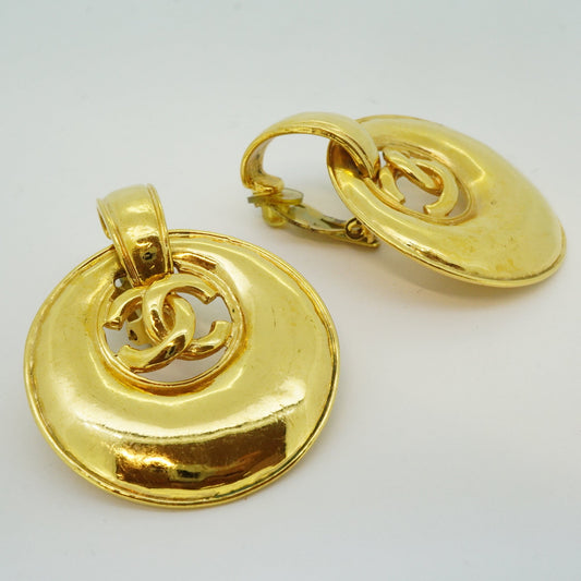Chanel Earrings Vintage Coco Mark Shell Motif Black 96C Gold Plating Clip E