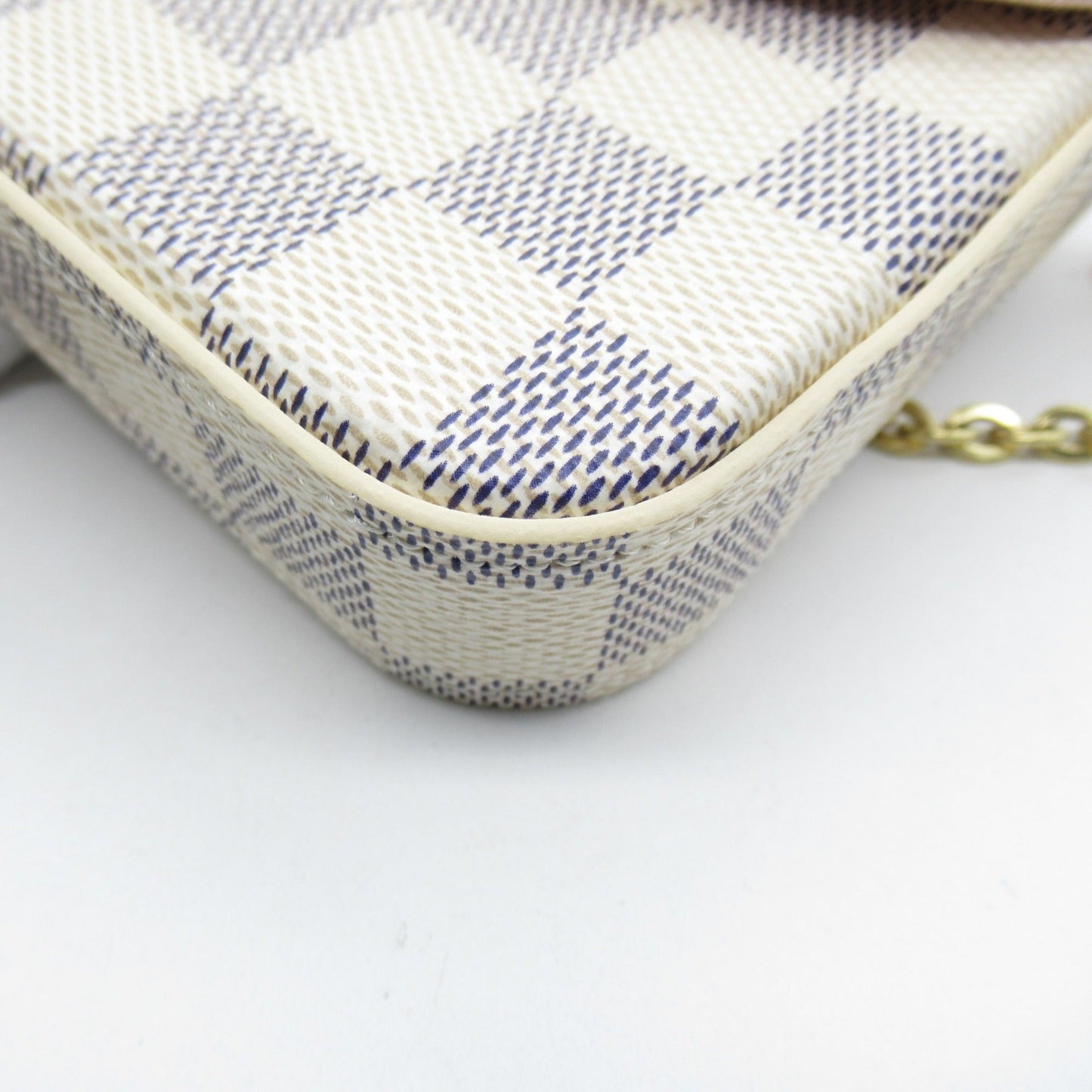 LOUIS VUITTON Pochette Felice White Damier Azur leather N40491