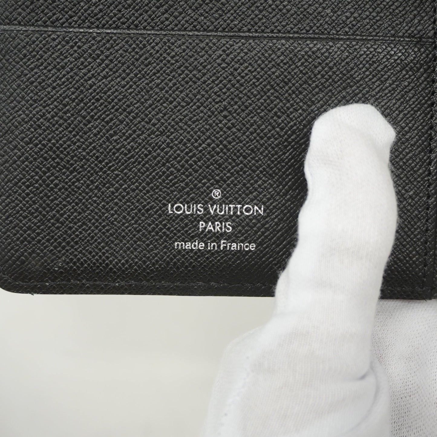 Louis VuittonAuth  Epi Planner Cover Noir Agenda MM R20042